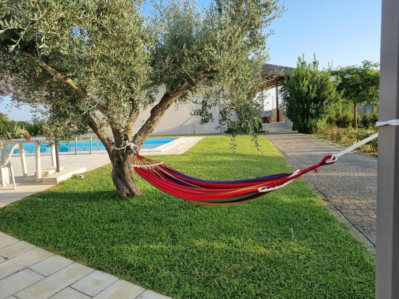 Accogliente Villa Con Piscina Caltagirone Exterior photo