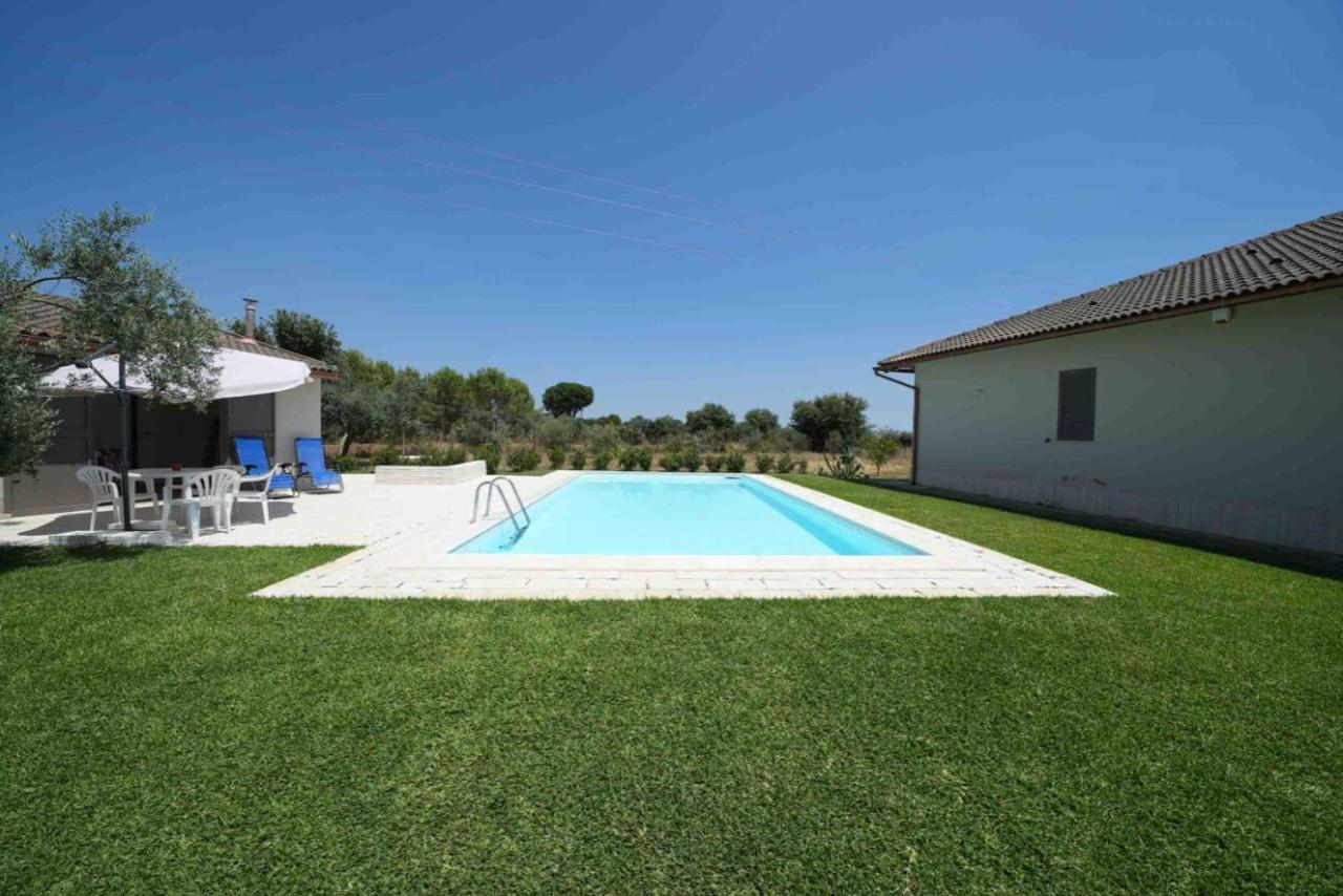 Accogliente Villa Con Piscina Caltagirone Exterior photo